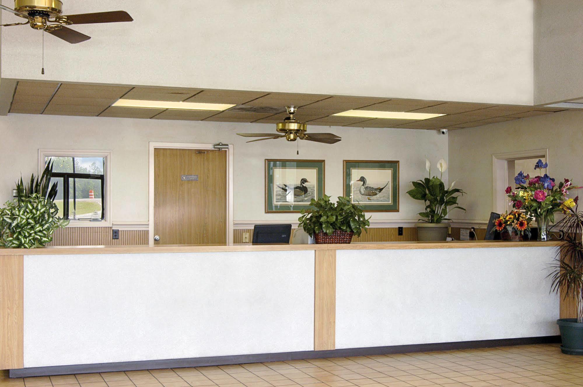 Howard Johnson By Wyndham Valdosta Interiør billede